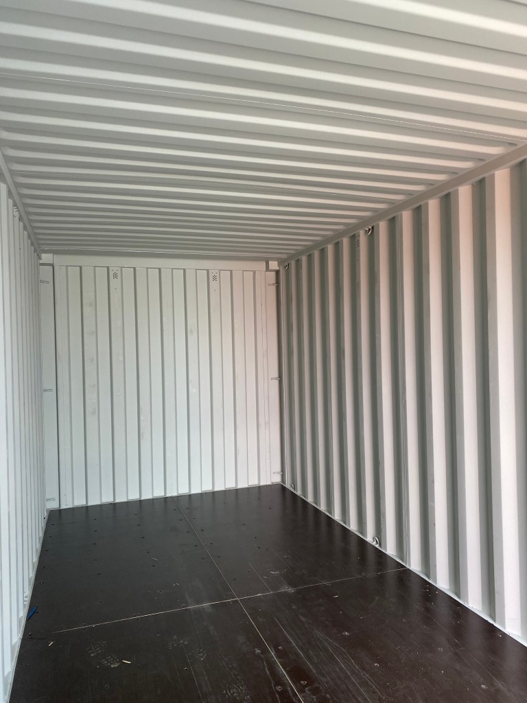 Shipping container excellent condition 