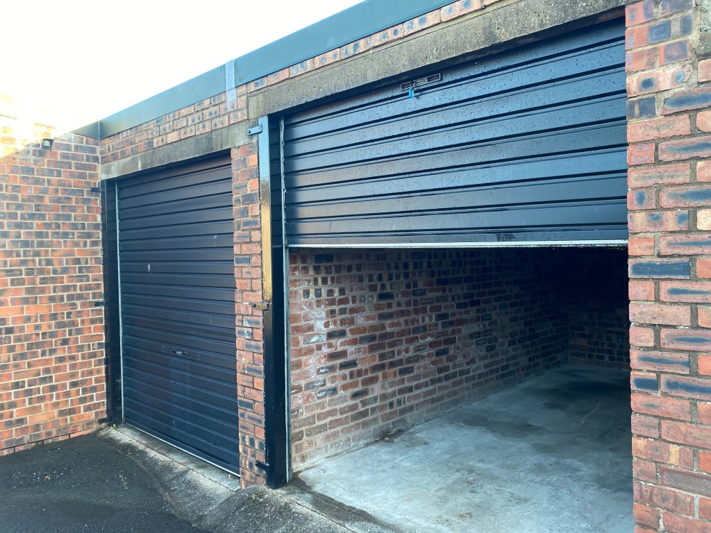 lock up garage carlisle